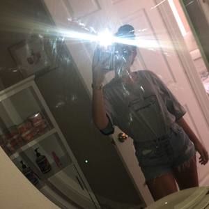 Meet your Posher, Ana carolina